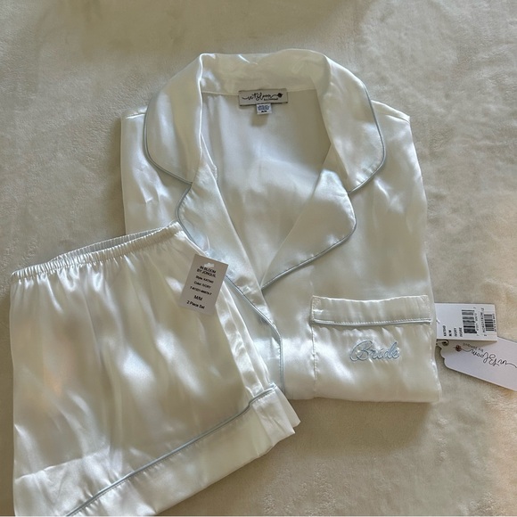 IN BLOOM Bridal Pajama Set - Picture 5 of 15